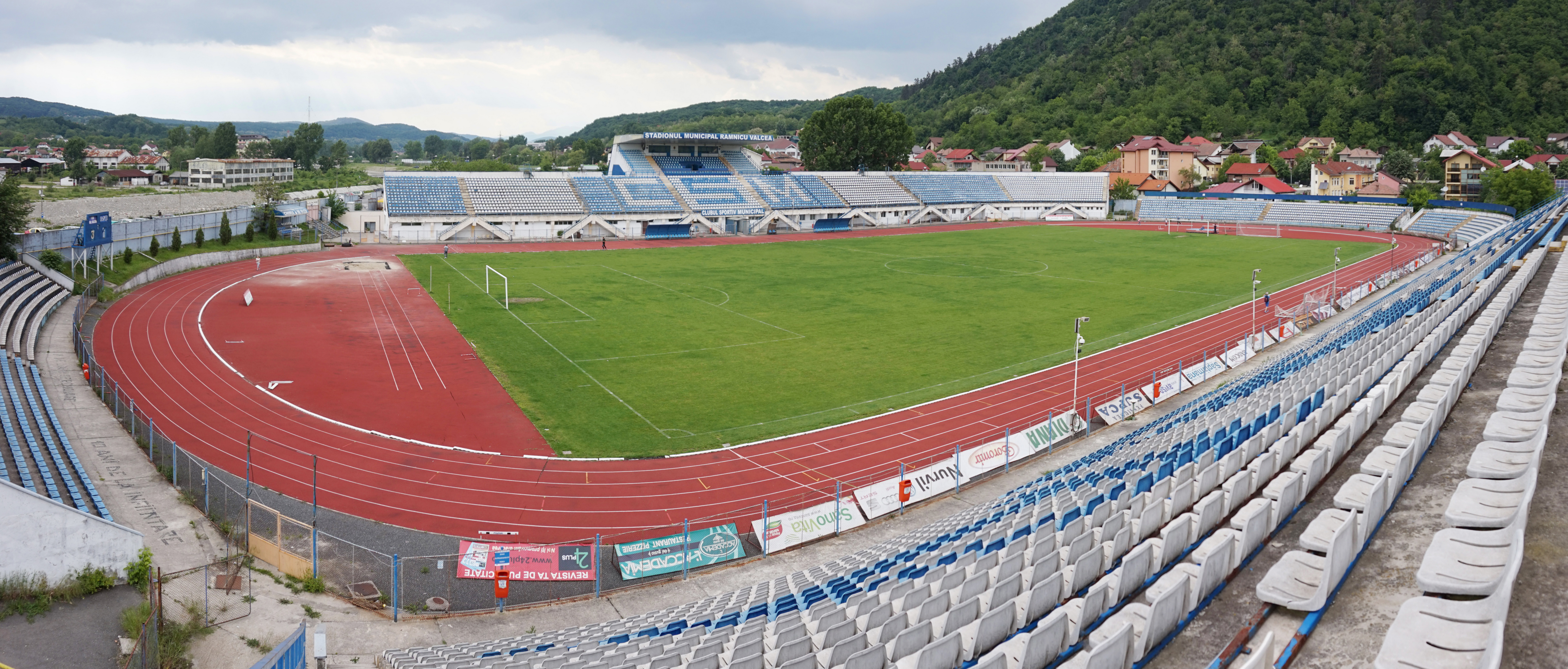 Foto de context a Stadionului Municipal Râmnicu Vâlcea, 2016; imaginea nu surprinde partida SCM Râmnicu Vâlcea – FC Bihor din 20 septembrie 2026.